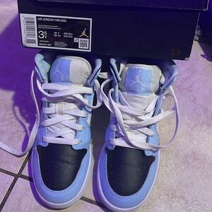 Ice Blue Black Sail White 3.5 Jordan’s